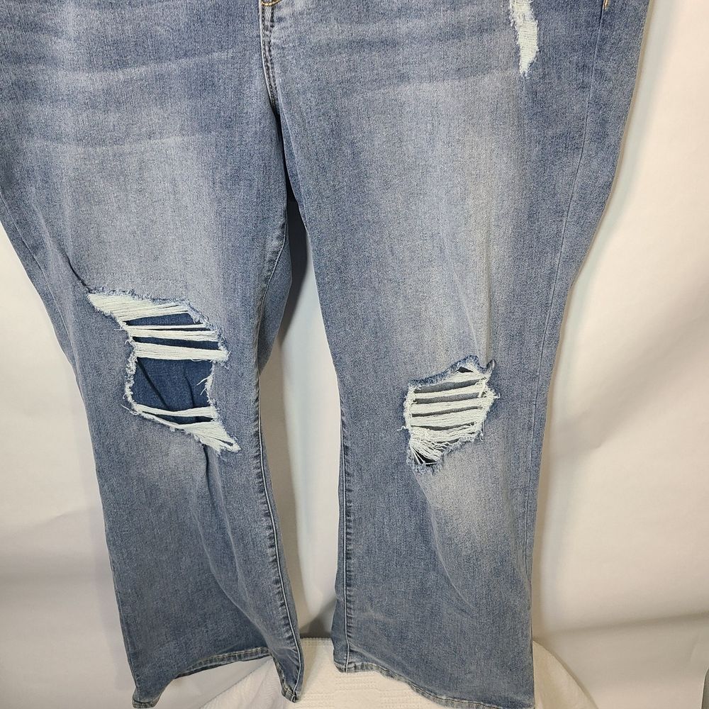 Lane Bryant Jeans Womens Sz 26P Stretch Lt‎ Wash Blue Boot Distressed Chic Denim - Picture 5 of 13